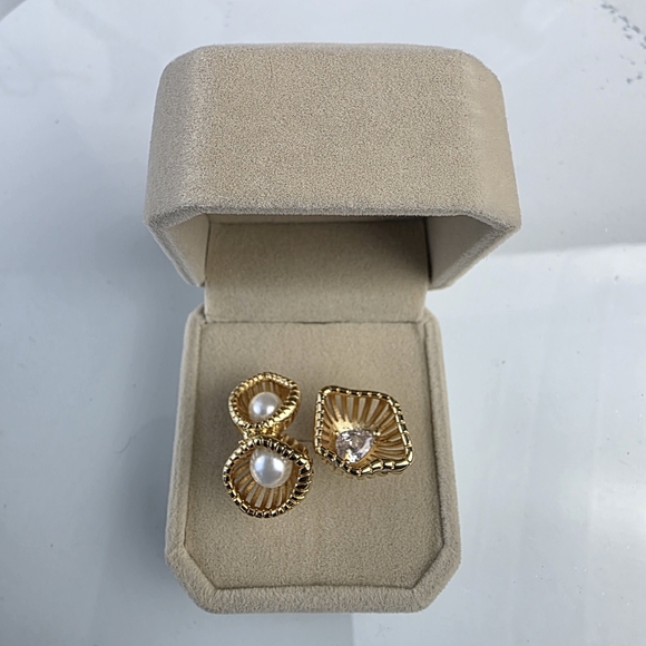 14K‎ Gold Plated Sterling Pearl CZ Ring - Picture 1 of 9